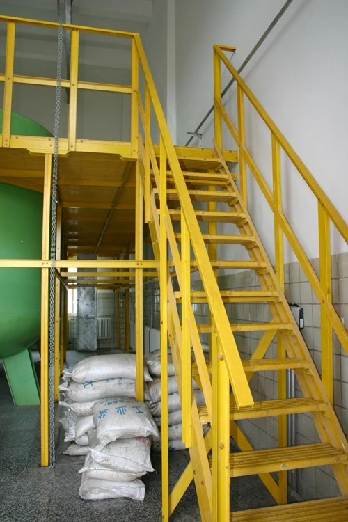 Easily Installed Factory Direct Sell High Strength Insulated Fiber Glass Step Platform Ladder