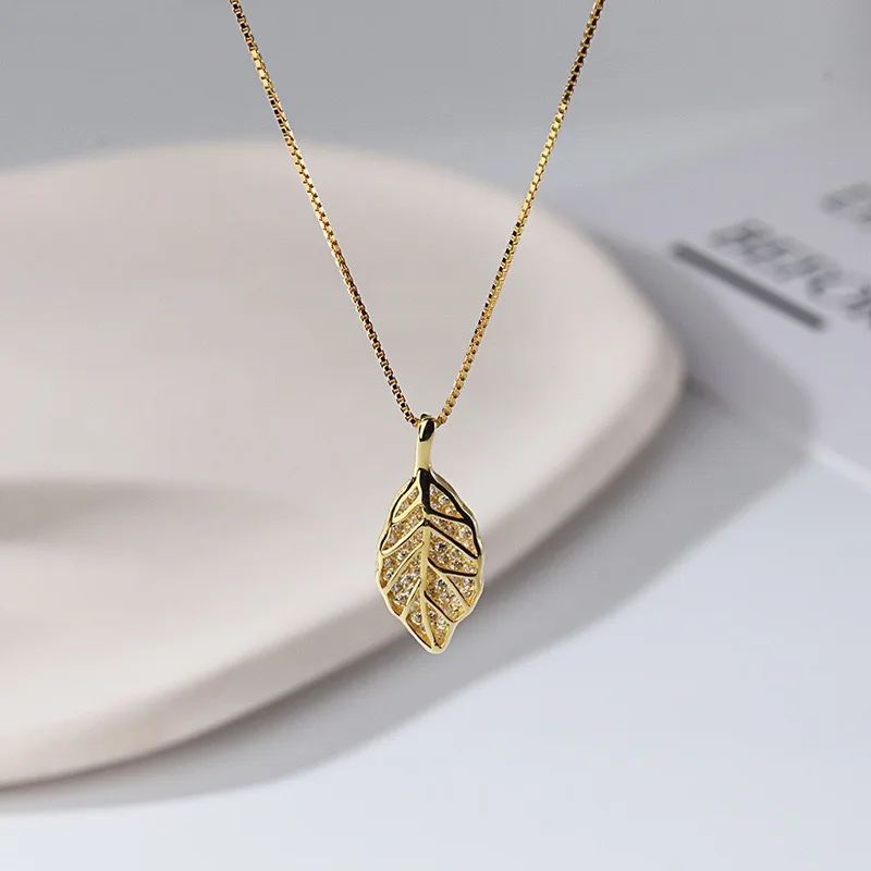 Shiny Bling Jewelry Zircon Leaf Necklace 18k Gold Plated Stainless Steel Box Chain Leaf Necklace Women Girls