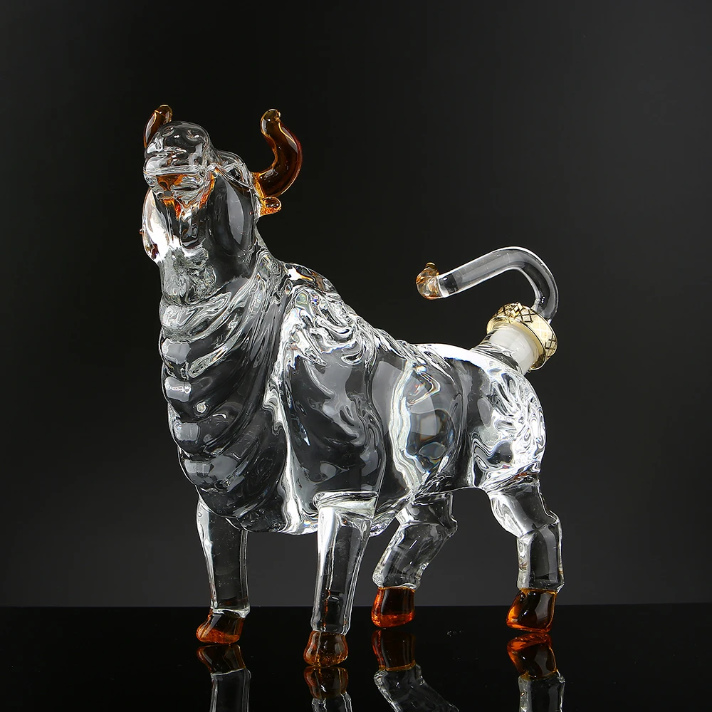 Antique Handmade Blown Borosilicate 500ml 700ml Liquor Whiskey Wine Animal Shaped Bull Cow Cattle Glass Decanter Bottle