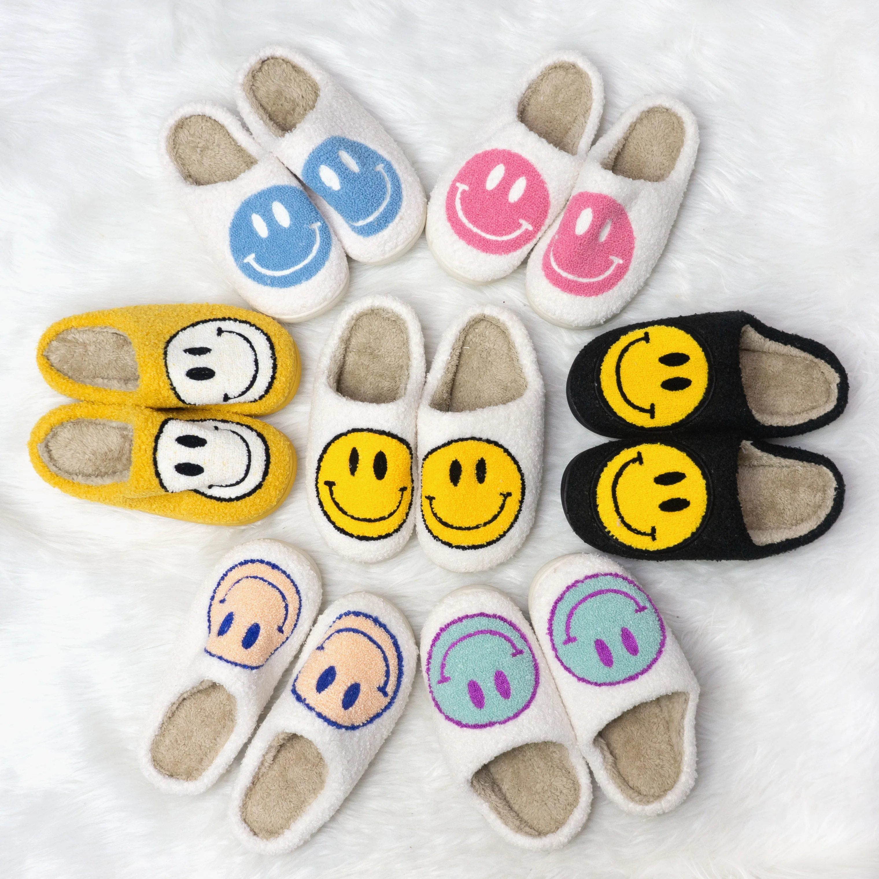 2021 Wholesale Indoor House Home Fluffy Smiley Face Fuzzy Slippers Pink Red Purple Multi Color For Ladies Winter