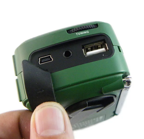 Wholesale DE13 FM MW SW Radio Receiver Hand Crank Emergency Phone Charger solar rechargeable Radio