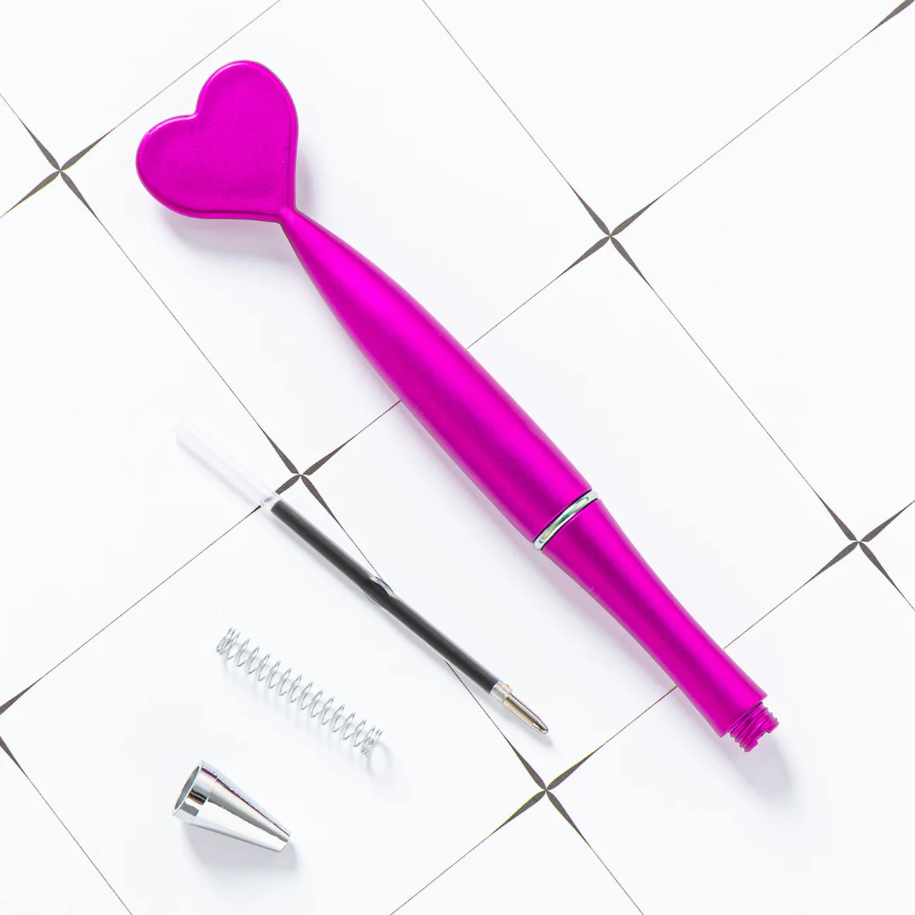 Selling Bulk Cute Variety Patterns Ballpoint Twist Plastic Pen With Printed Logo Custom Advertise For Student Gift