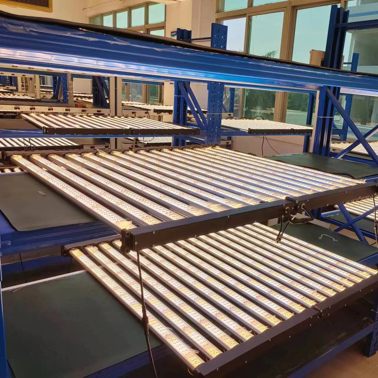 Lux wholesale grow lights full spectrum led dimmable lm301b led grow light 800W 1000W indoor plants light led yield up 4.5lbs