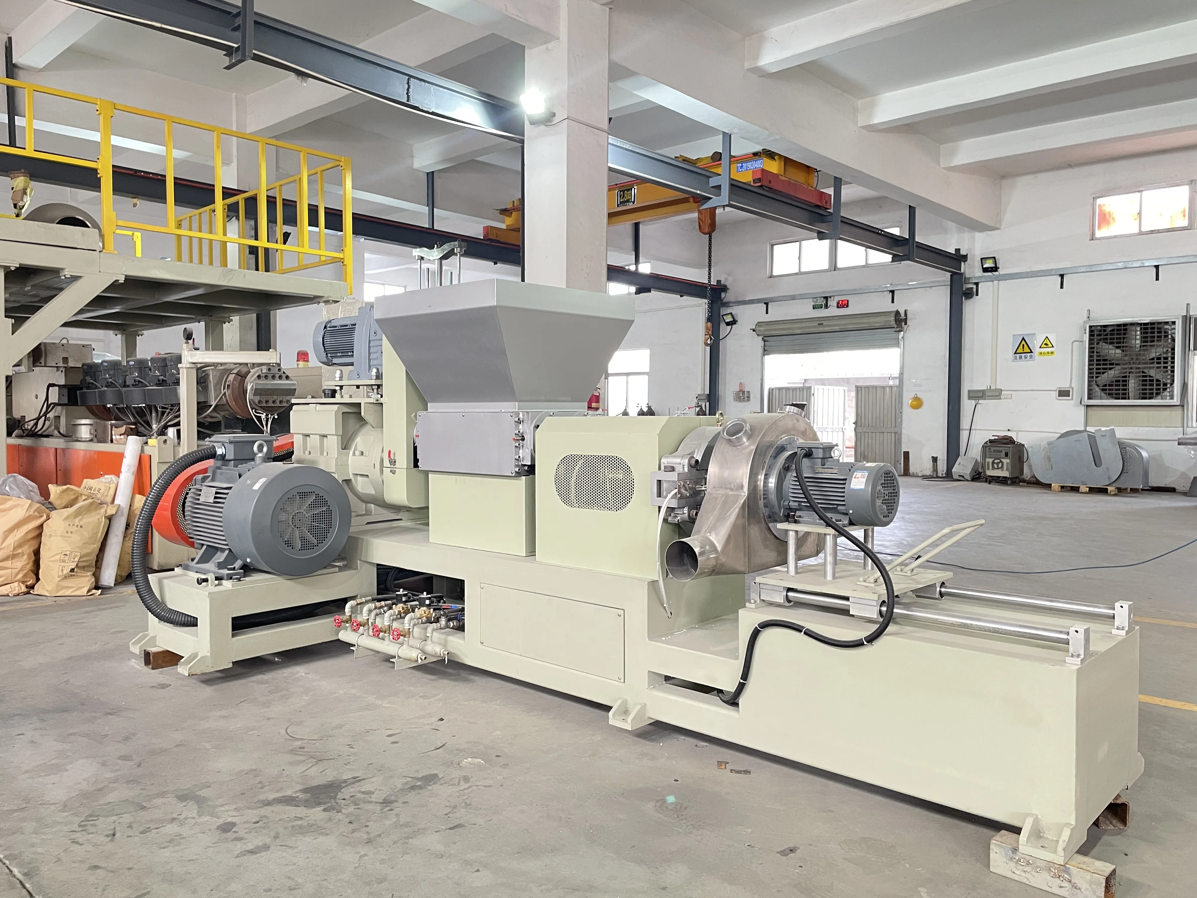 PE PP PVC Granulator High Quality Twin Rolls Pelletizing Machine Plastic Extruder