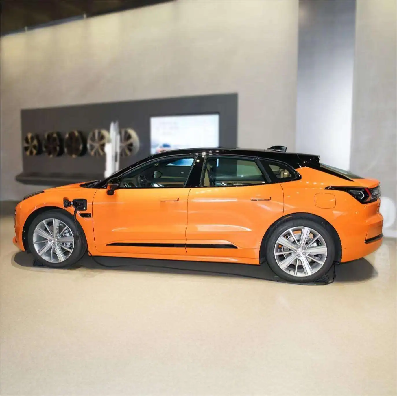 Б/у 2023 Новый энергетический автомобиль б/у zeekr 009 001 WE ME YOU 100Kwh электромобиль Zeekr x