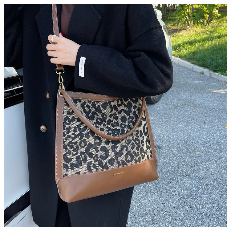 wholesale leather custom design handbag leather brand messenger bag