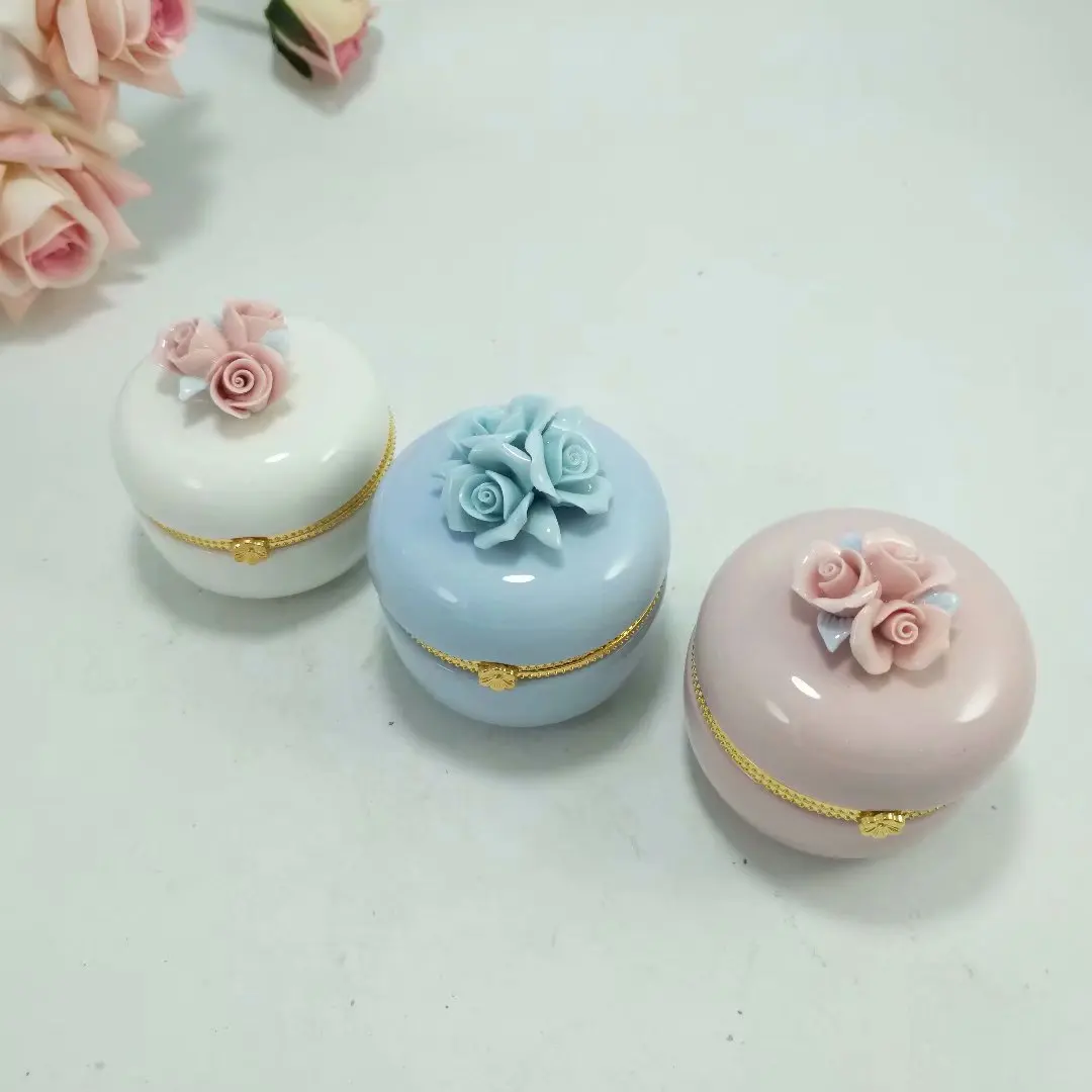 
Round Ceramic Jewelry Box With Flower Rose Design Candy Box Sealed Jar Wedding Gifts 