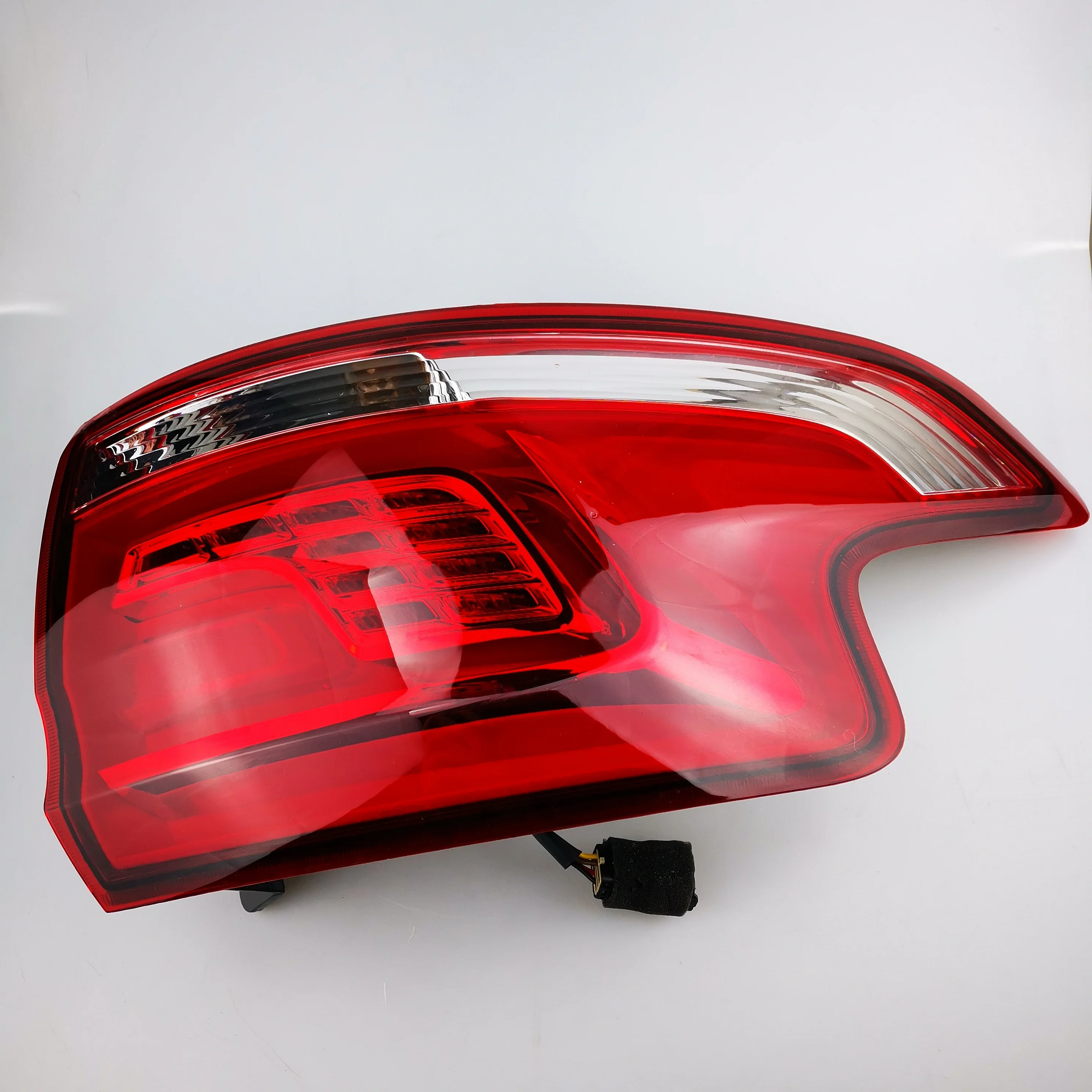 SAIC MAXUS G10 Original rear tail lamp assembly LH C00037057 RH C00037058