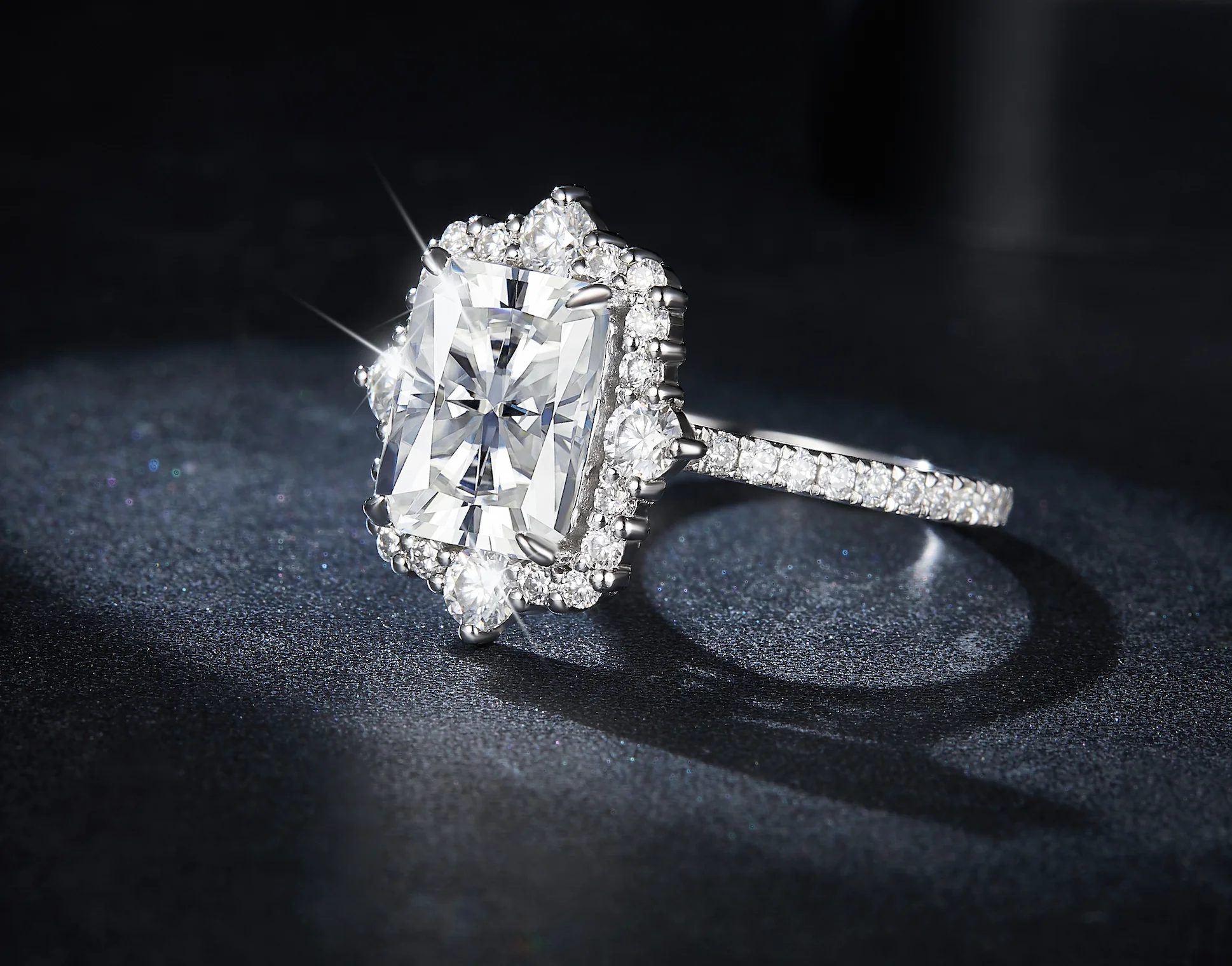 Wholesale Fine Moissanite Rings Halo Radiant Cut 925 silver Moissanite Engagement Rings for Women