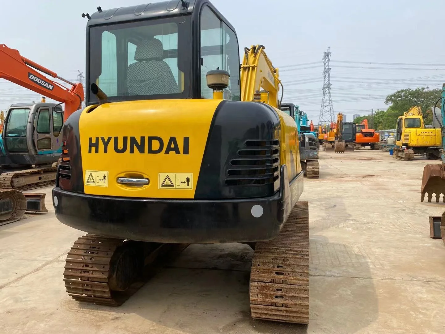 
Original used HyundaI hydraulic excavator R60-7 for cheap sale.used digger Hyundai R60 R80 R110 