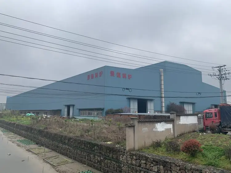 Coal-fired chain grate hot water boiler