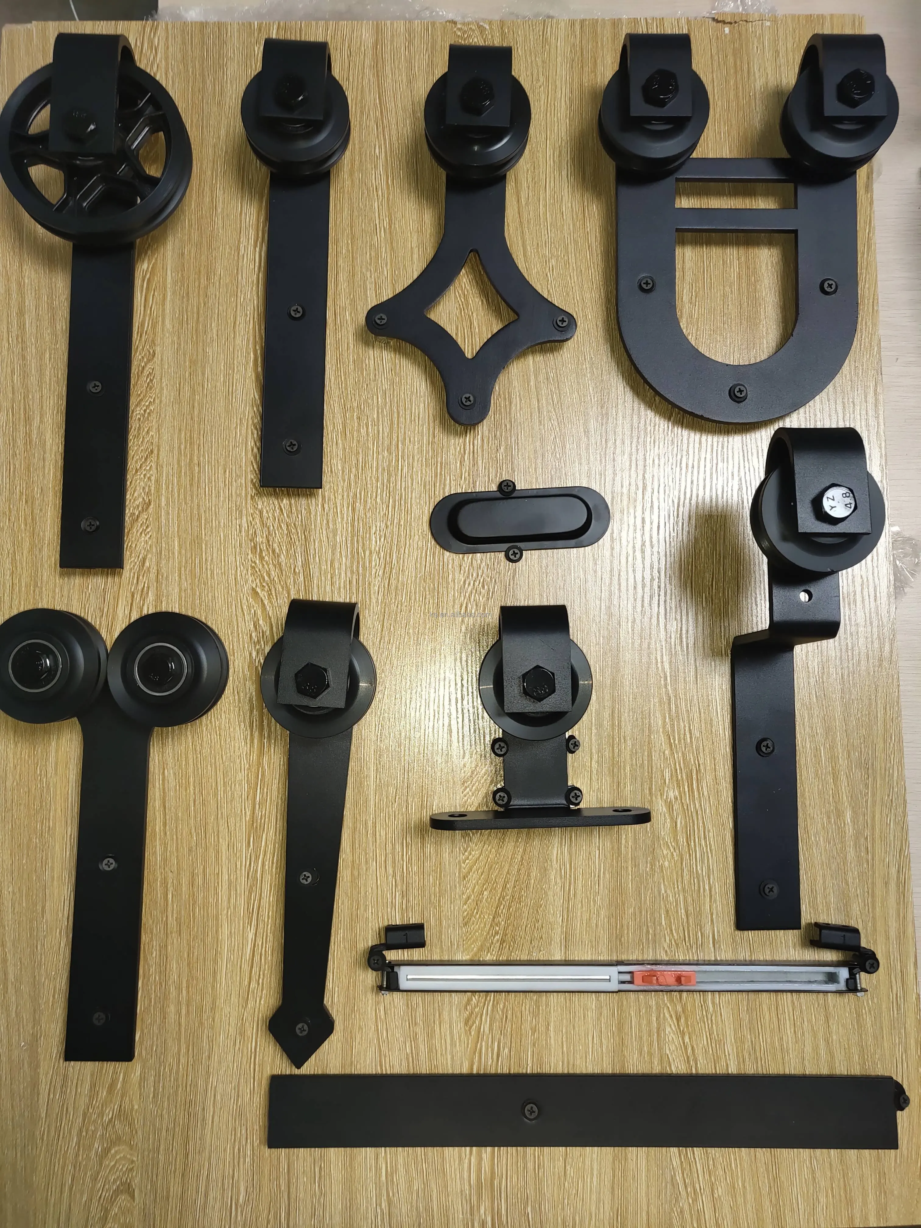 Industrial Design Big Wheel Roller Hangers Basic Black Sliding Barn Door Hardware Kit For Single Wood Barn Door