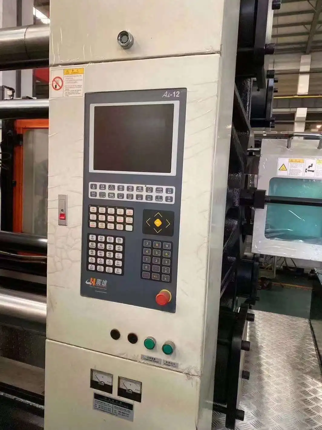 Used CHENHSONG 800TON New Type screwdriver UF electrical components plastic injection coating Injection molding machine