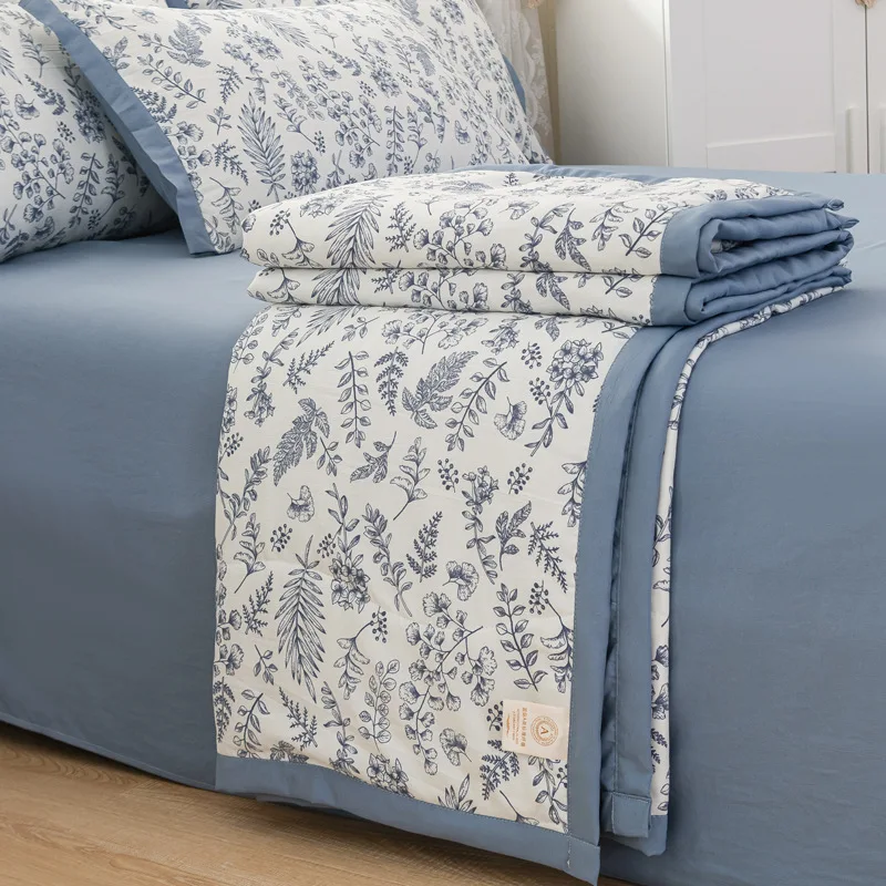 Cotton Quilt with Embroidered Pattern 2-Layer Yarn Organic 100% Polyester Machine Washable Soft Cool for Summer Weddings Bedding