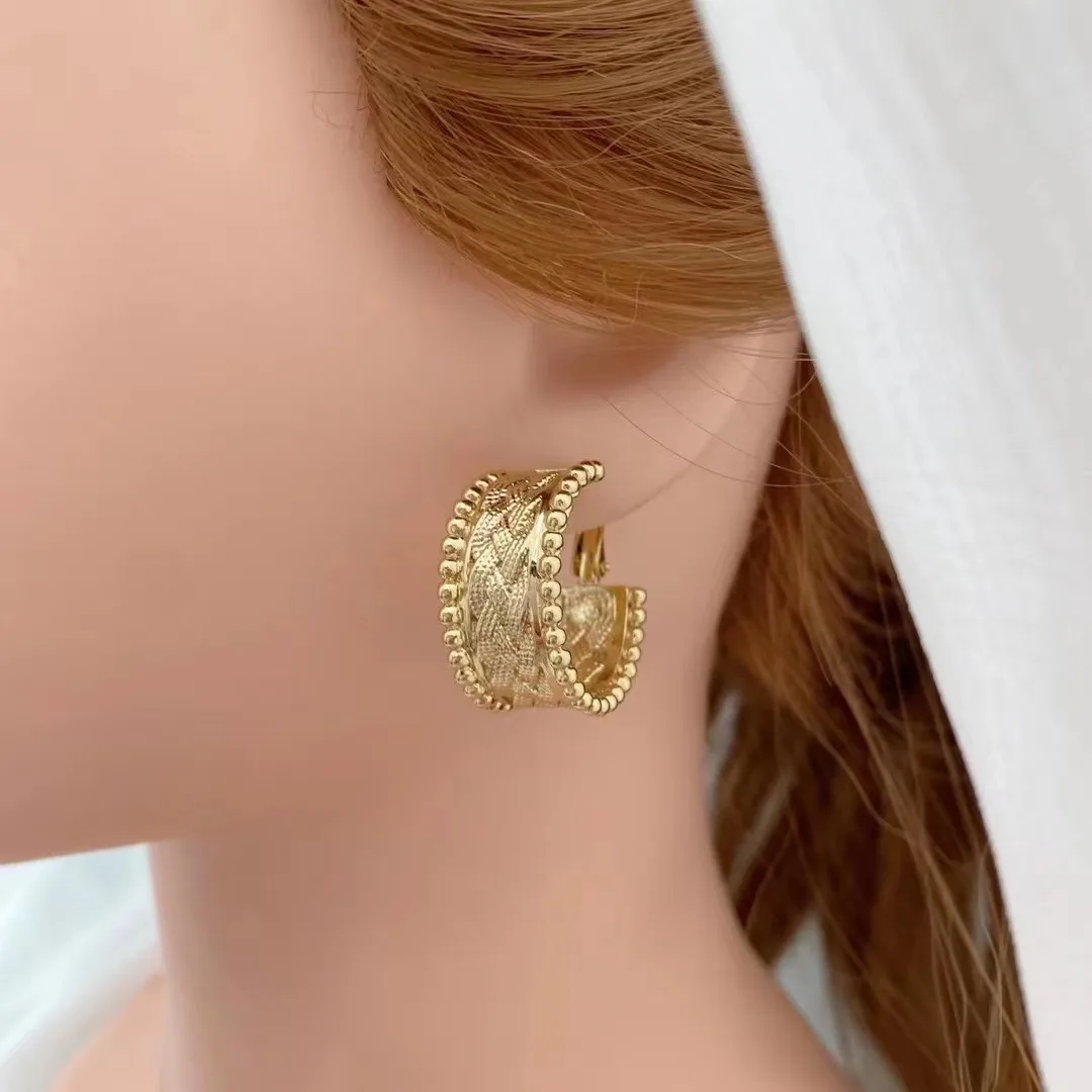 Fashion Retro Retro Female Geometric Earrings 18k Gold Sliver Color Hollow Carved Hoop Earrings Jewelry