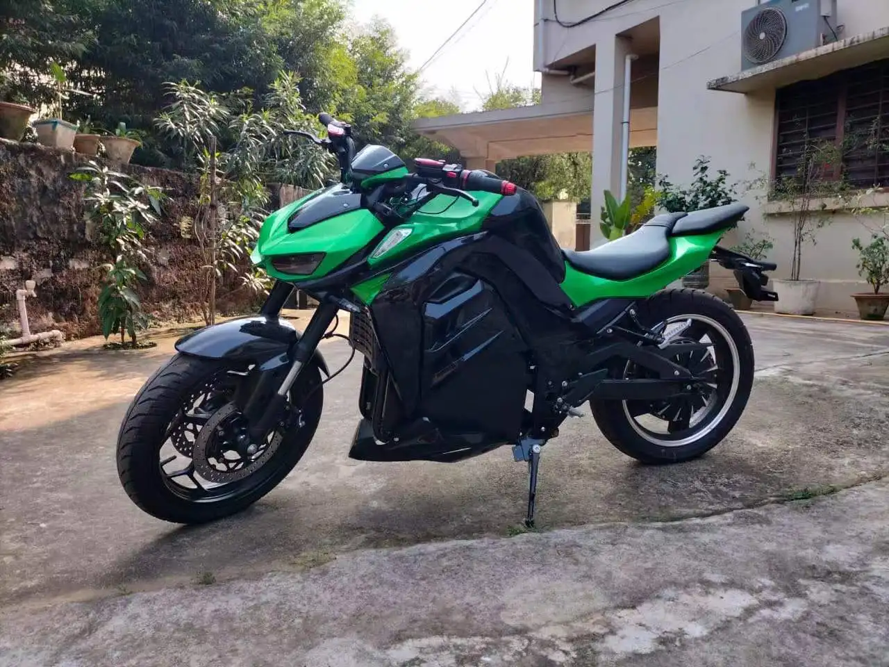 2022 Major Manufacturers 100KM range electric motorcycle 72V 2000W Electric Motorcycles for Adults