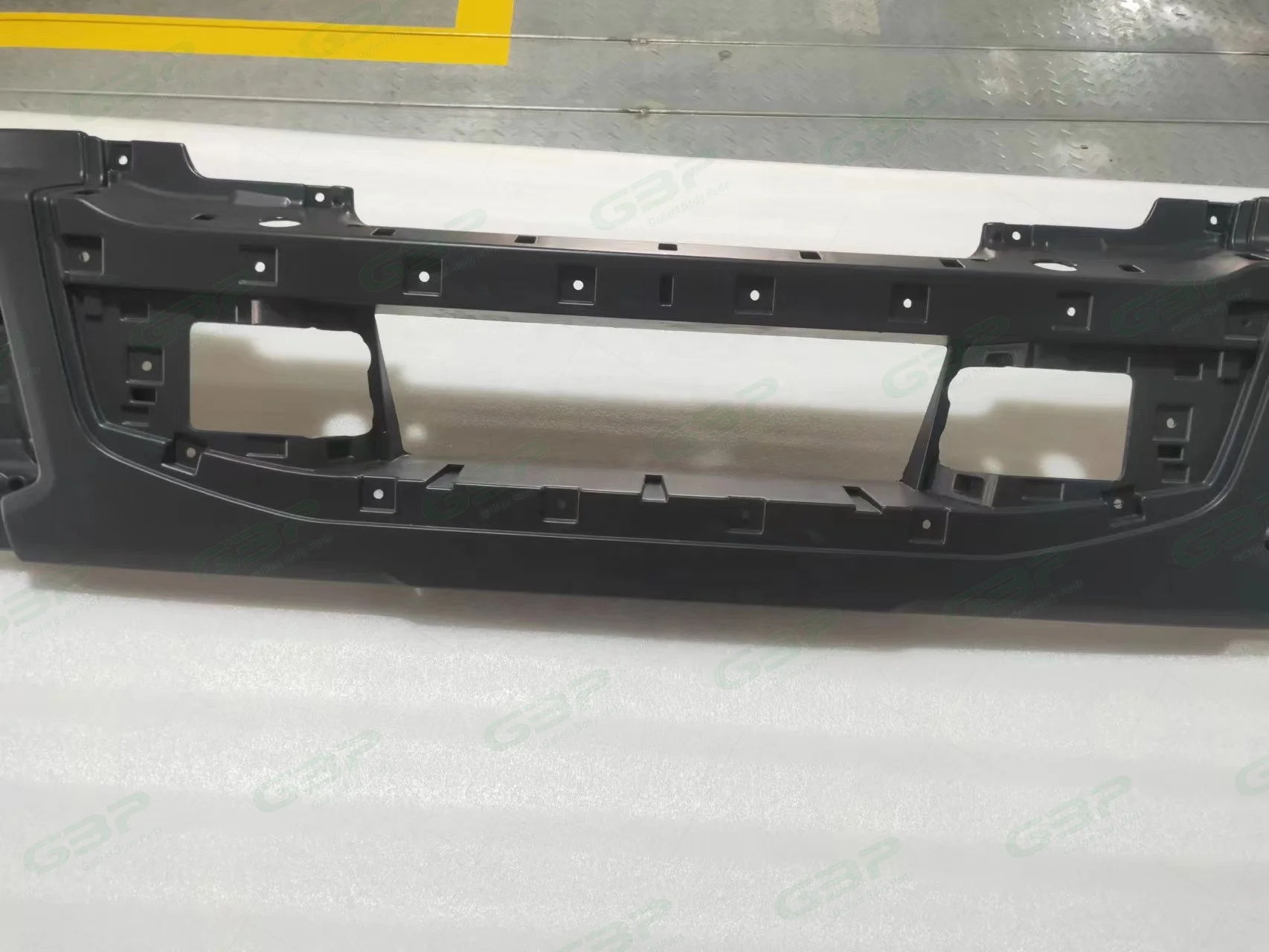 Бампер 82535065 21849925 для европейских деталей кузова грузовика VOLVO