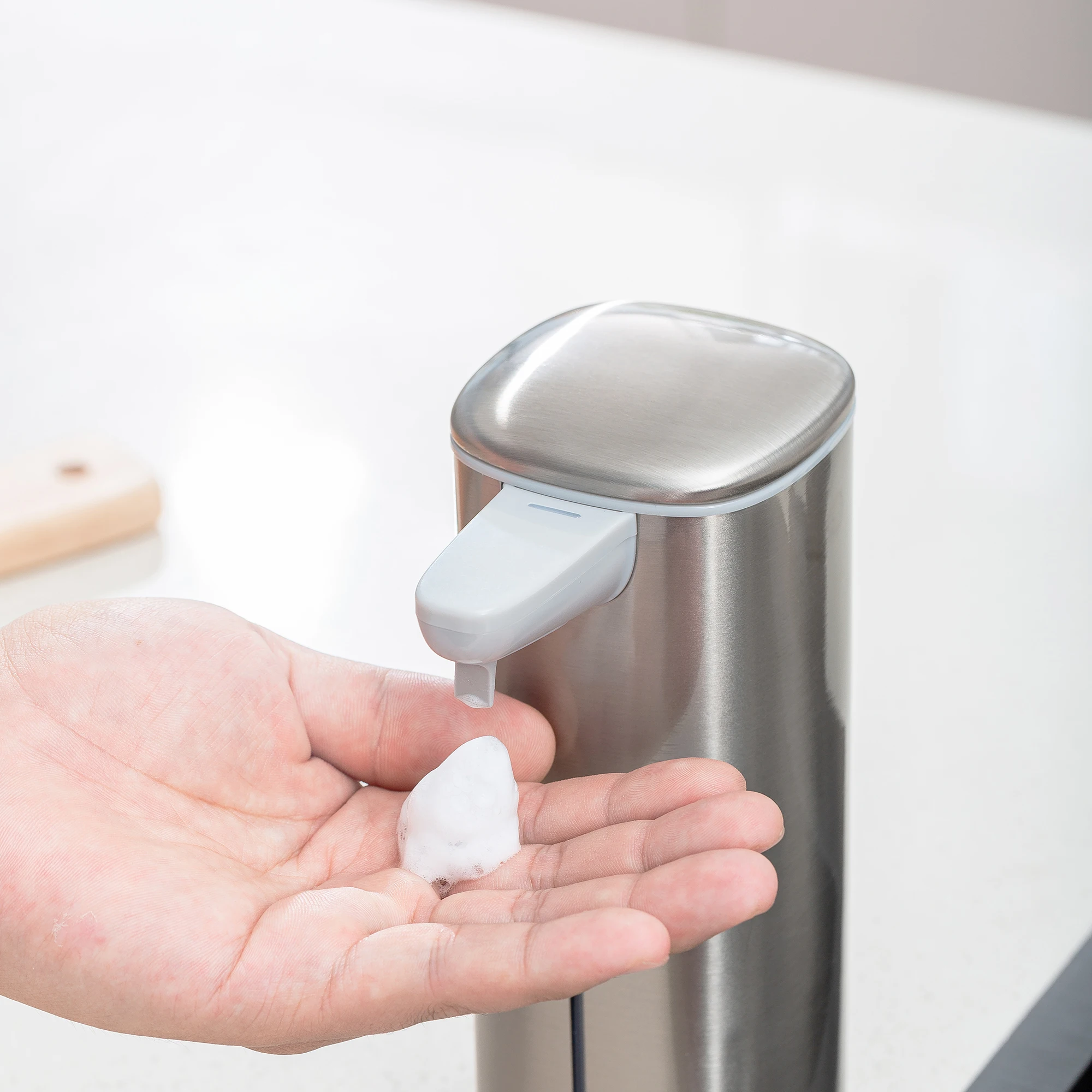 waterproof automatic soap dispenser Touch-Free Rechargeable Sensor Liquid foam Soap Pump Dispenser