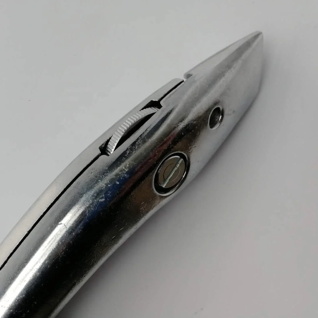 Резаки и обрезки в виде ножей в виде дельфинов, кровельные материалы, линолеум, ковровые коробки и листовой металл