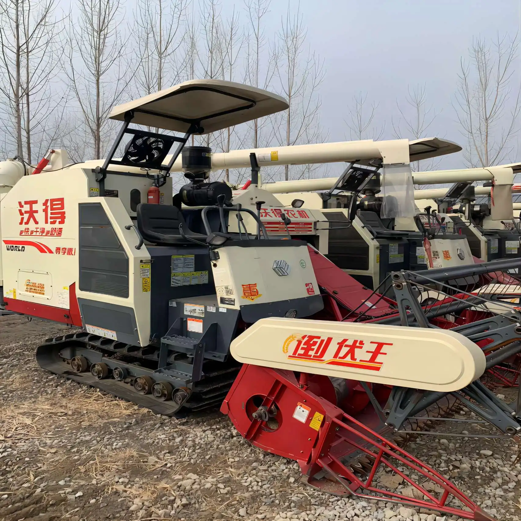 new arrival harvester 2021,118hp, 2.2M, 200L in high quality