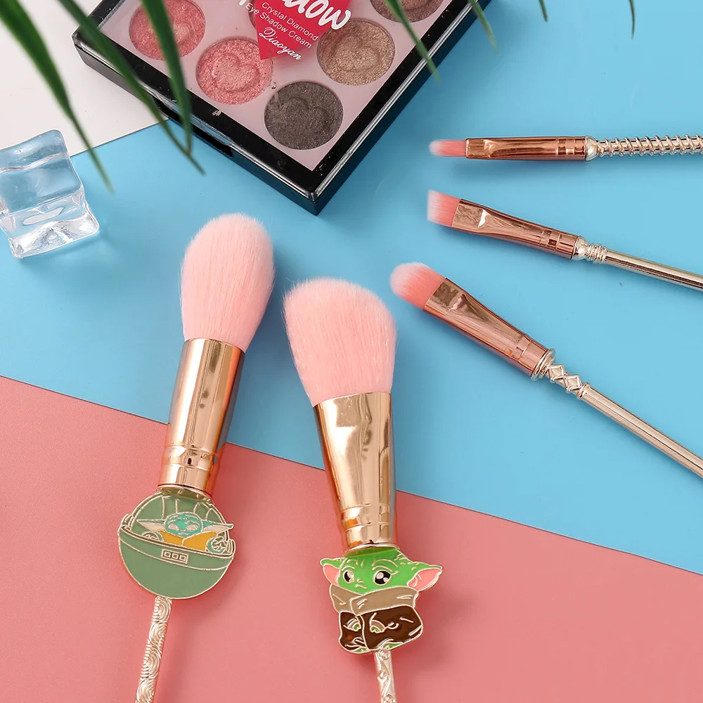 Cute War Star Master Yoda Mandalorians Makeup Brushes Kit 5pcs Metal Handle Cartoon Make Up Brush Set For Fans Gift