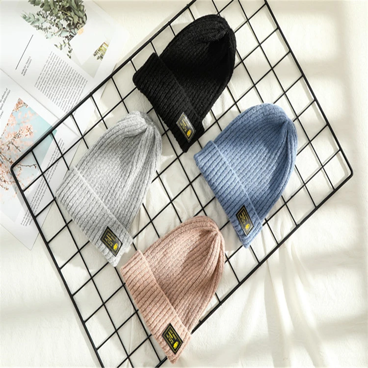 Wholesale Custom Winter Woman Men Acrylic Cheap Plain Solid Color Crochet Warm Knit Beanie Cap With Leather Logo