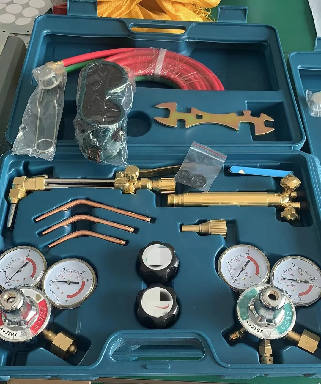 Welding and Cutting Troch Kit Oxygen Acetylene Regulator With Cutting Nozzle