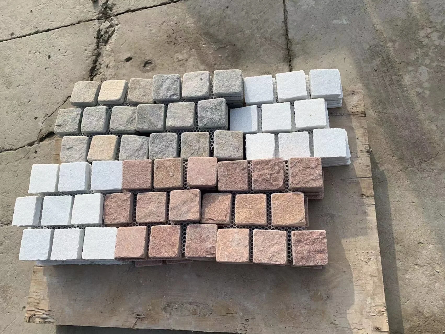 High Quality Small Cube Pattern Slate Stone Mosaic Tile