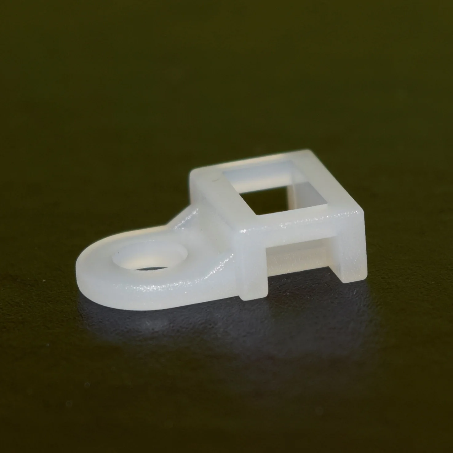 High Quality Nylon Plastic Screw Fixing Cable Tie Mount Base Wire Clip