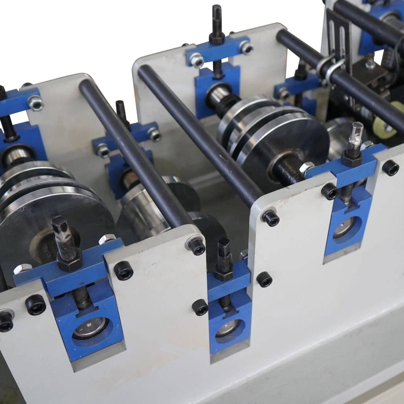 Steel door frame roll forming machine for container house