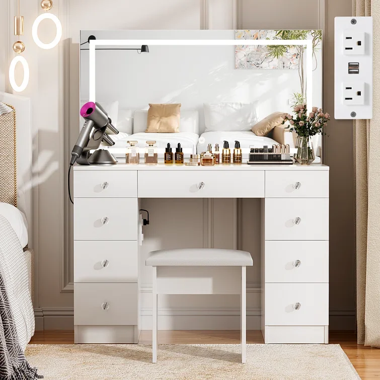 California Factory Direct Glossy Painting Makeup Vanities LED Lighted Hollywood Mirrors Dressing Table Stock Available