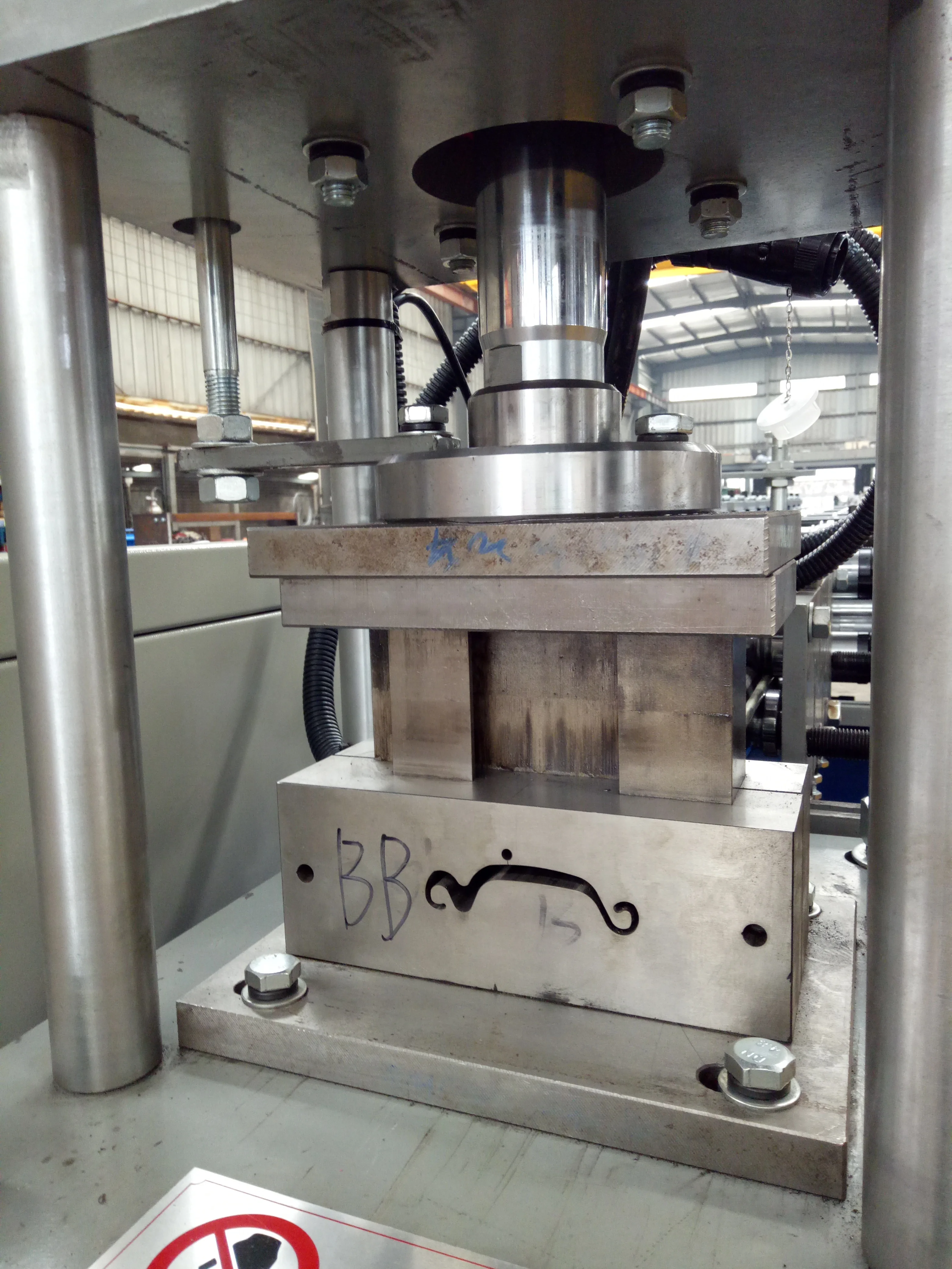 Slat Roller Shutter Making Machine Galvanized Cold Steel Shop Slat Roller Shutter Door Making Roll Forming  Machine