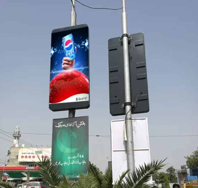 Lamp Post Led Sign Billboard Smart City Lighting Pole Outdoor Road Smart Pole With CCTV Camera LED Display