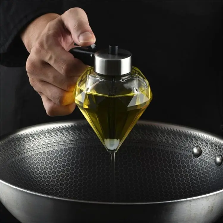 F2-353 Modern Push-type Spray Bottle Jar, Large-caliber Fried Steak Barbecue Spray Can Dust-proof And Oil-control Glass Oil Can