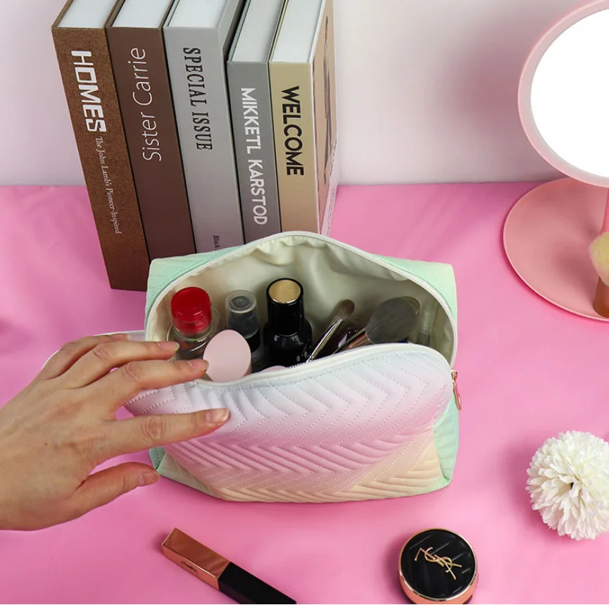 The New 2022 Women Cosmetic Bag Pink Blue Black Purple Cross Grain Pu Semicircle Clutch Storage Wash Bag Custom Logo Shape Miss