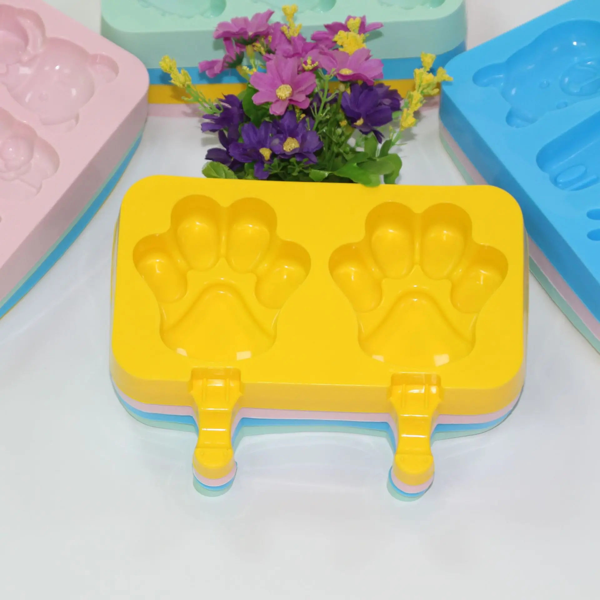 Ice Cube Trays with Lids Silicone Ice Cube Mold Easy Release Small Square Ice Tray Cavities Food Grade Stac
