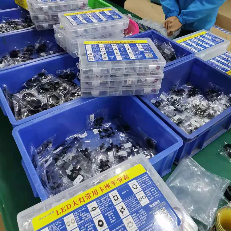 Headlight Bulb Retainers adaptador h7 bulb holder auto H7 Adapter Holders H7 Retainers Clip Socket Base for VW/Audi/BMW/Buick