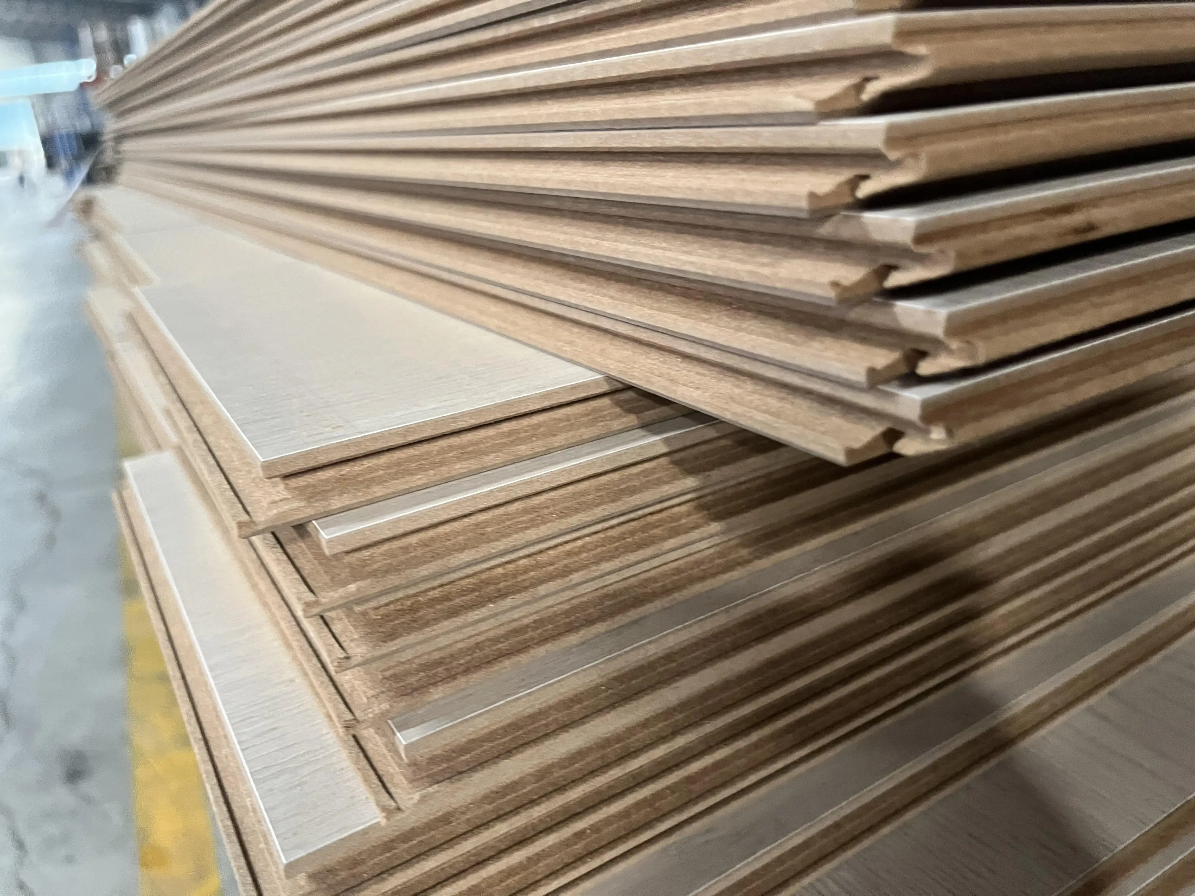 12mm High Glossy Surface HDF AC3 AC4 AC5 Class 32 Waterproof Laminate Flooring