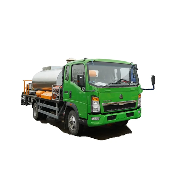 SINOTRUK asphalt distributor truck china machinery 6000l howo asphalt distributor truck