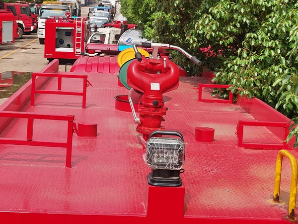 Sinotruck howo 10000liter Escape Firefighting Emergency Rescue Foam Tanker Fire Fighting Truck
