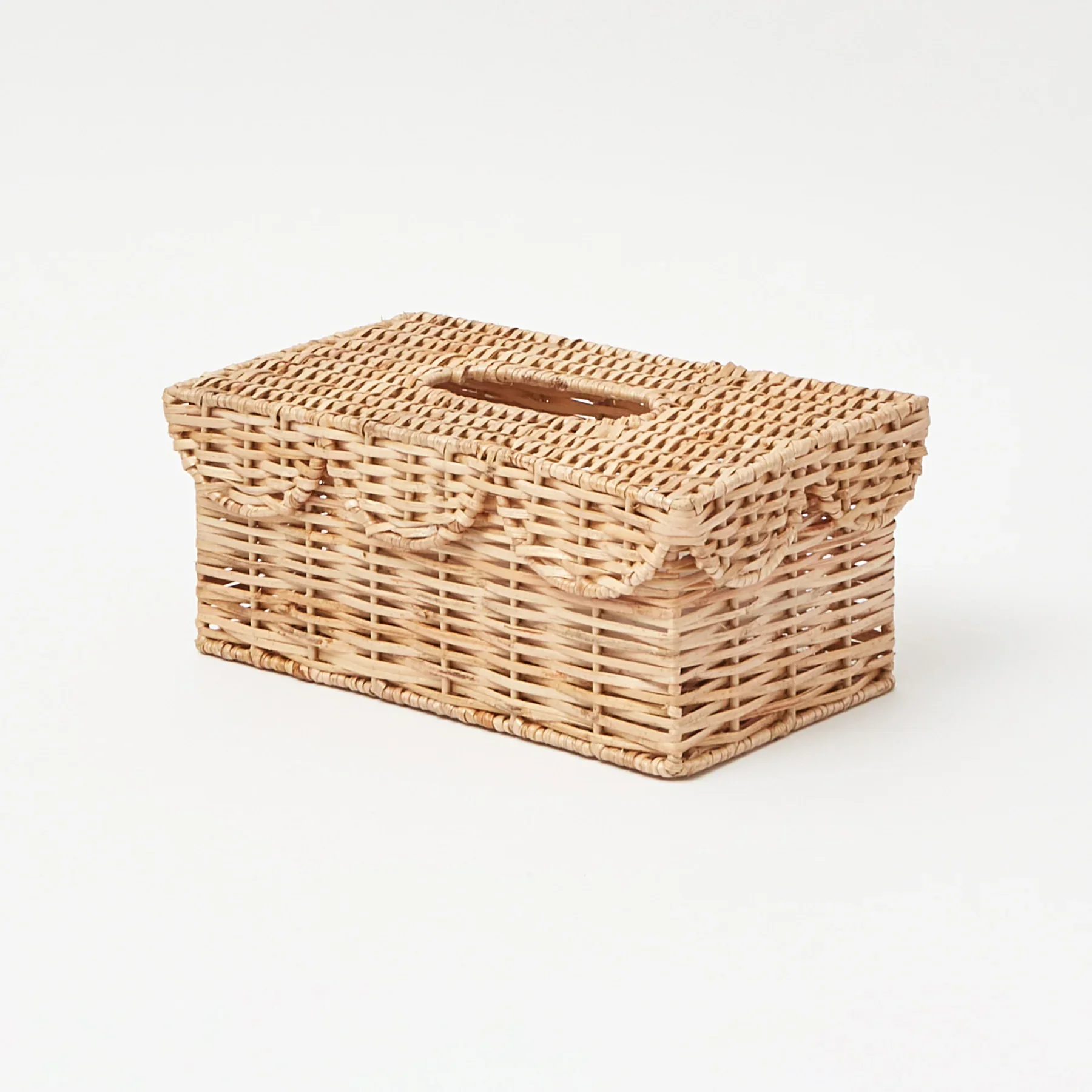Eye-catching Rattan Tissue Box Hot Trend Natural Tissue Holder With Scallop Lid For Table Accessories