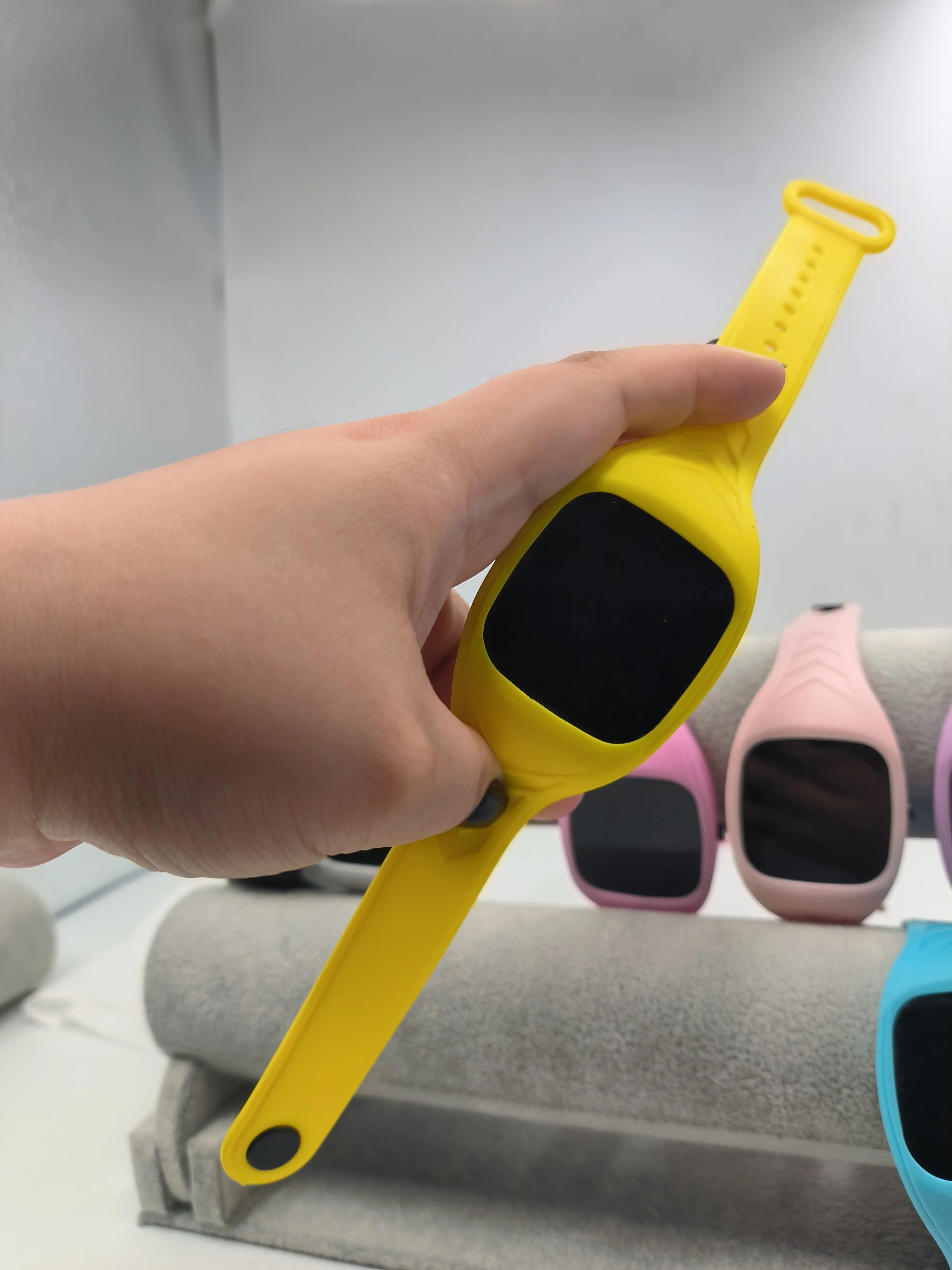 New produce Student electronic watch  Smart watch wristbands fitness sport smart bracelet For Kids Digital Watches
