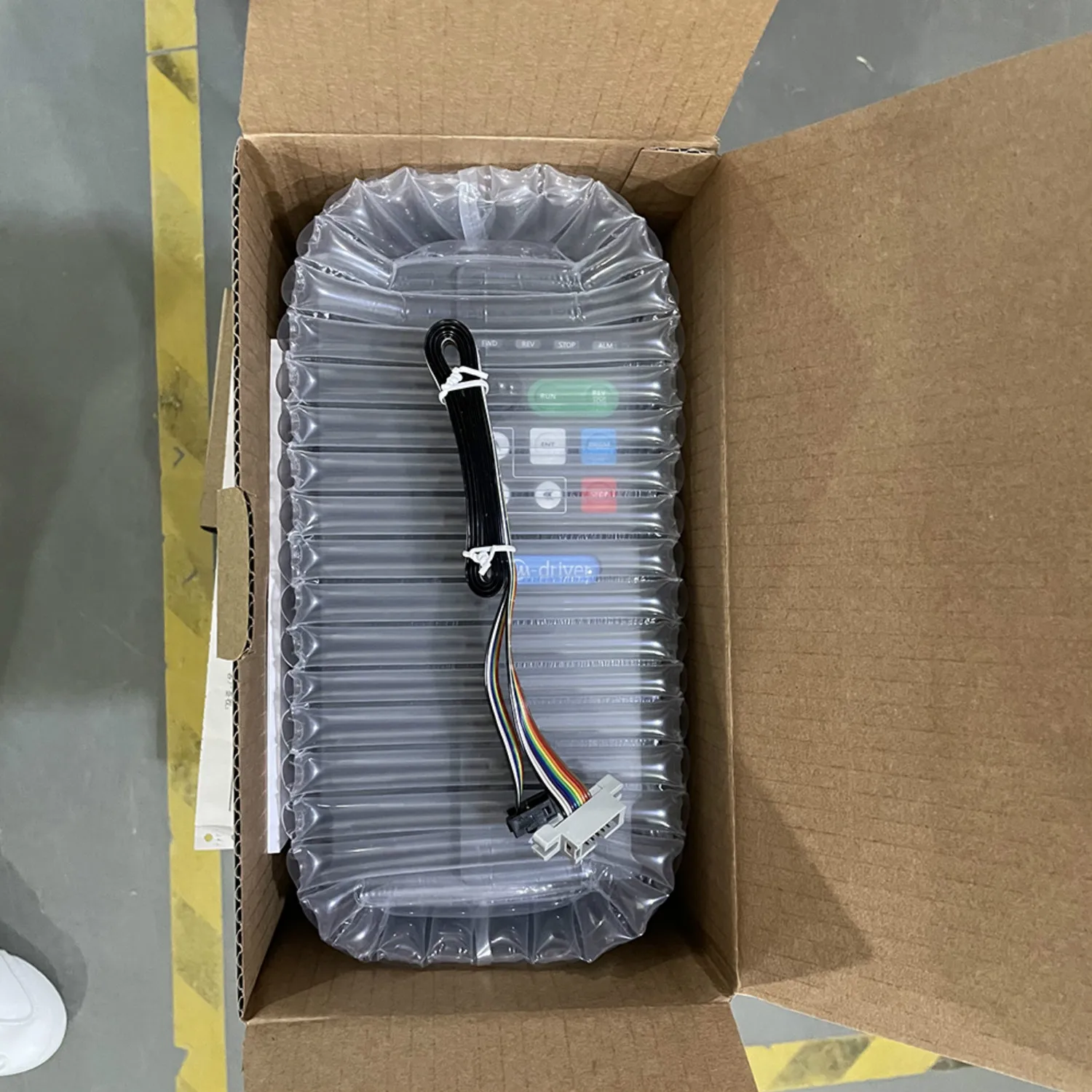 Single phase 220V vfd drives 3hp 5hp ac variable frequency inverter 2.2kw