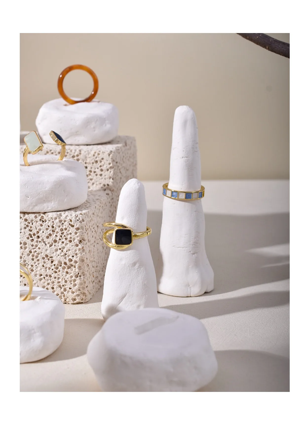Handmade creative ring support ring jewelry display rack white plaster ring placement storage rack