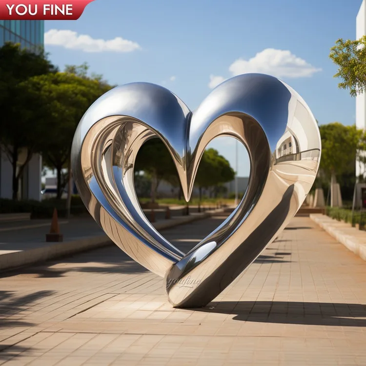 High Polished Outdoor Mirror Stainless Steel Statue Heart Hands