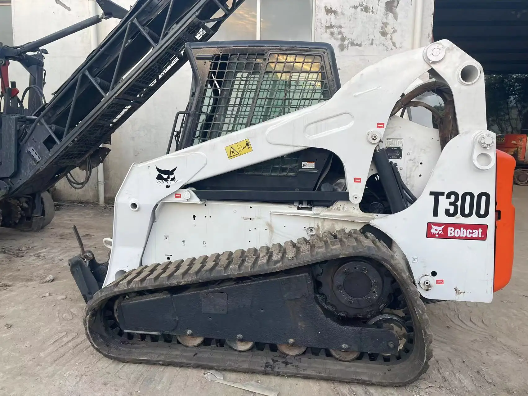 Hot selling used Skid Steer Loader BOBCAT T300 in good condition for sale