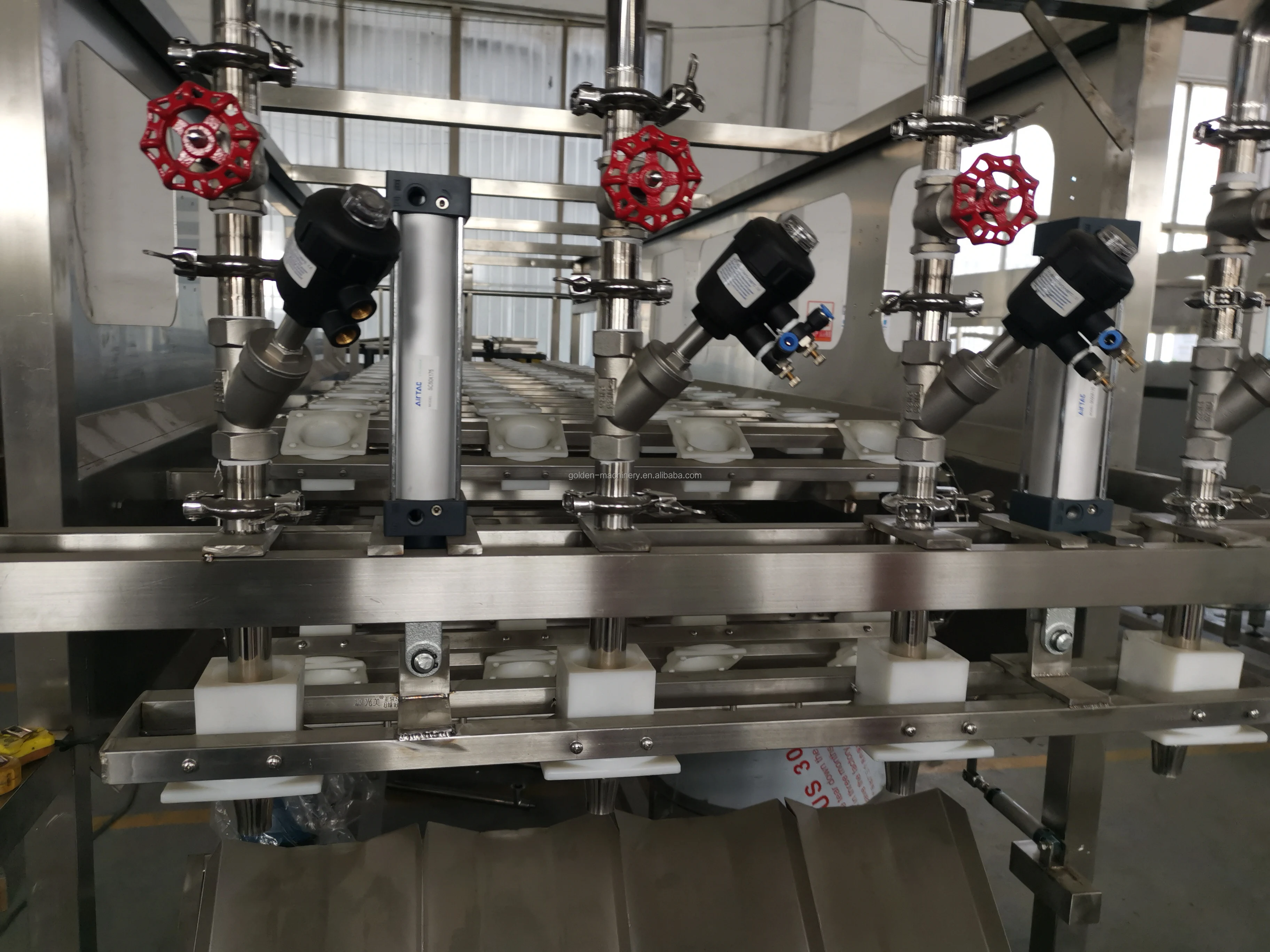 made in China 5 gallon water bucket dispenser filling machine production line