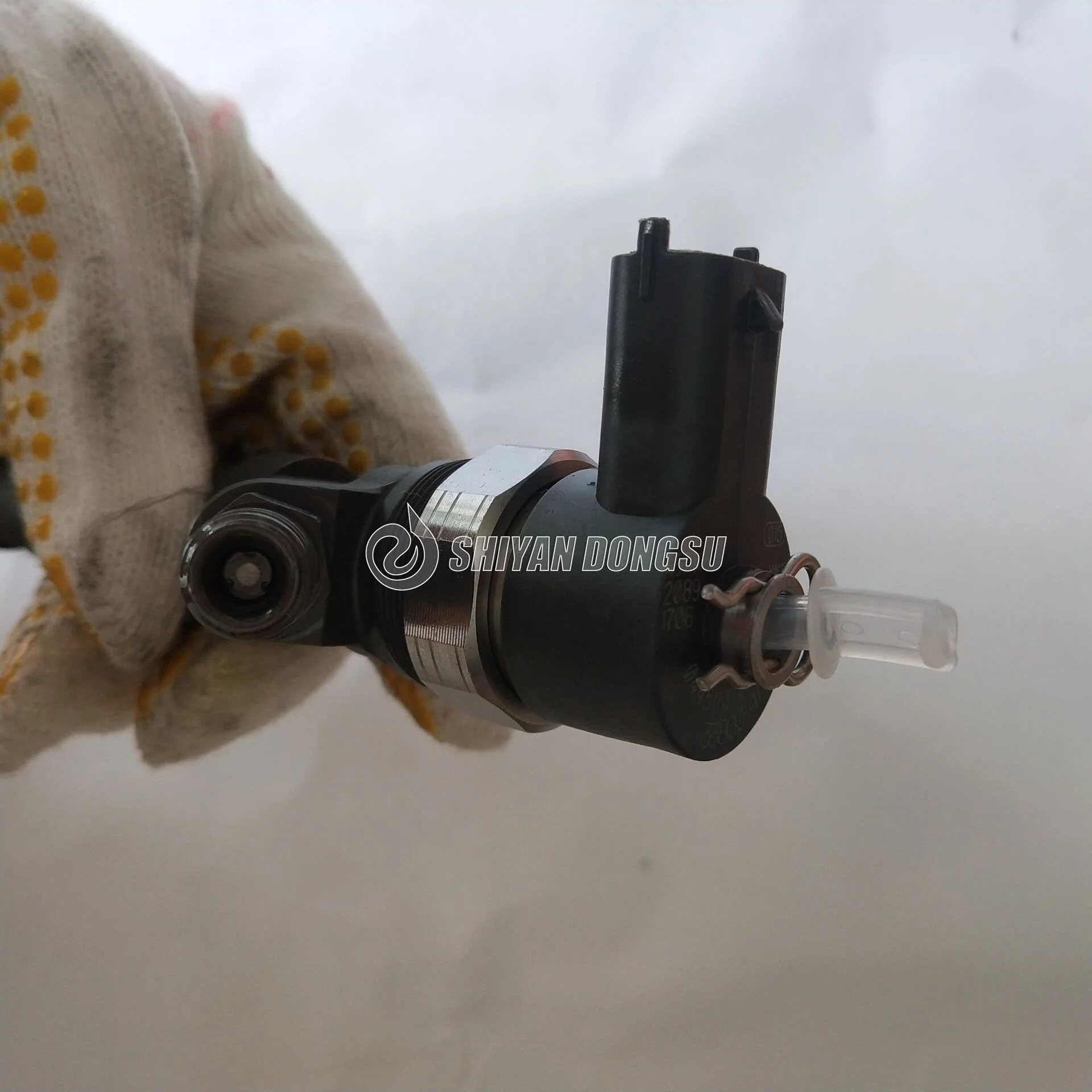 High Quality Diesel Engine H1 common rail fuel injector 0445110274