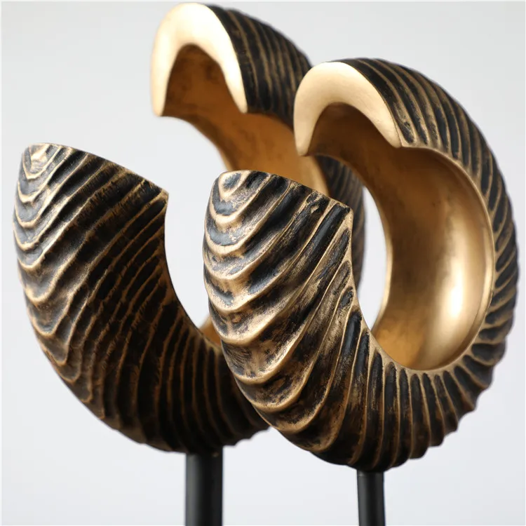 Nordic Luxury Resin Art Craft Pieces Gold Luxury Decor Ornament Retro Home Decoration for Living Room