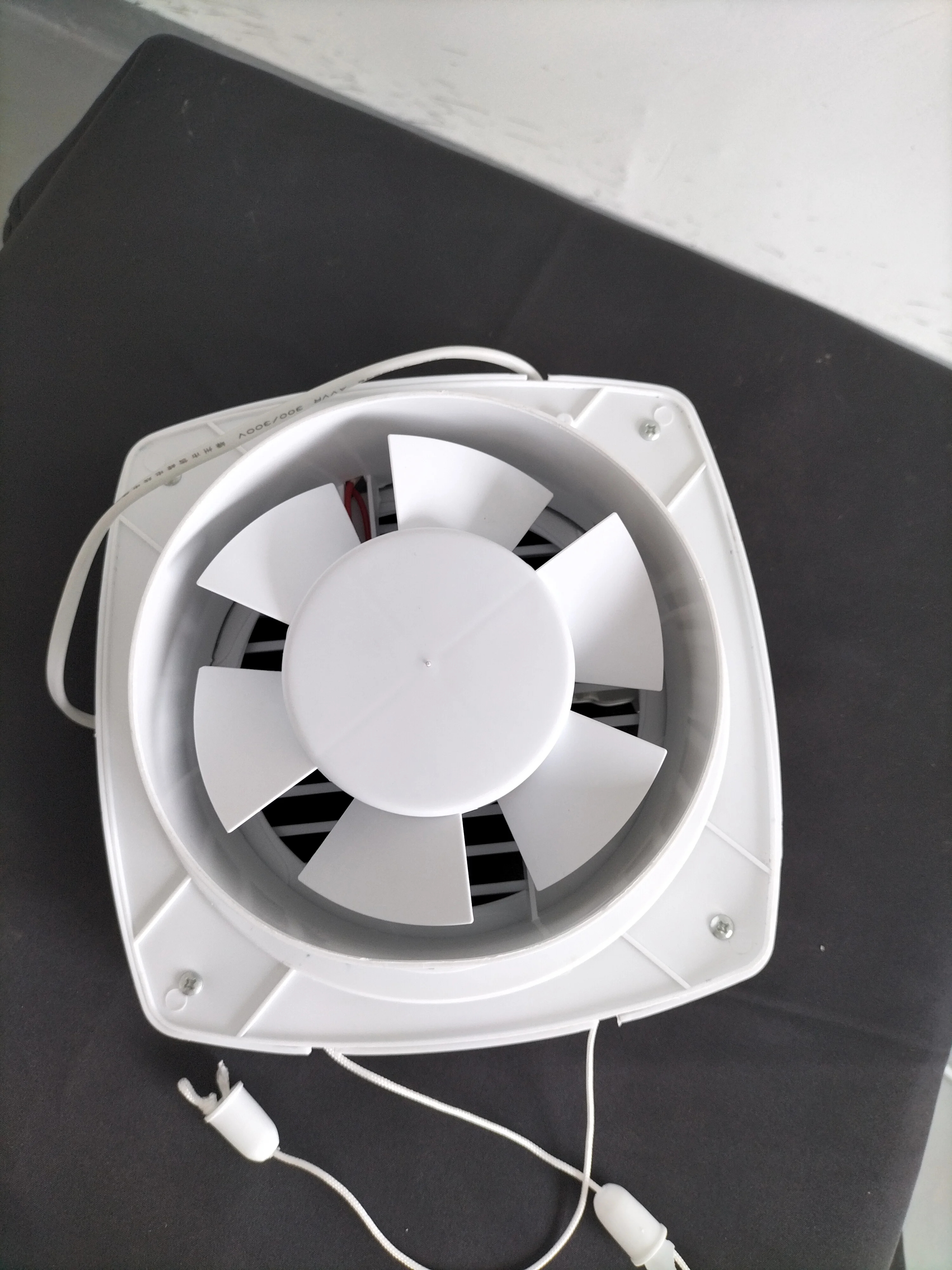 Good Quality Low Price PP Bathroom Kitchen 15w AC Electric Shutter Air Kitchen Wall Mounted Exhaust Fan